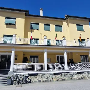 Hotell Dora, Levanto